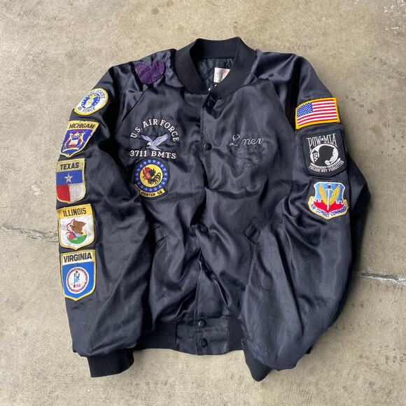 VINTAGE US AIR FORCE CHAINSTITCHED SATIN JACKET PATCHES LARGE BLACK SOUVENIR - Picture 2 of 7